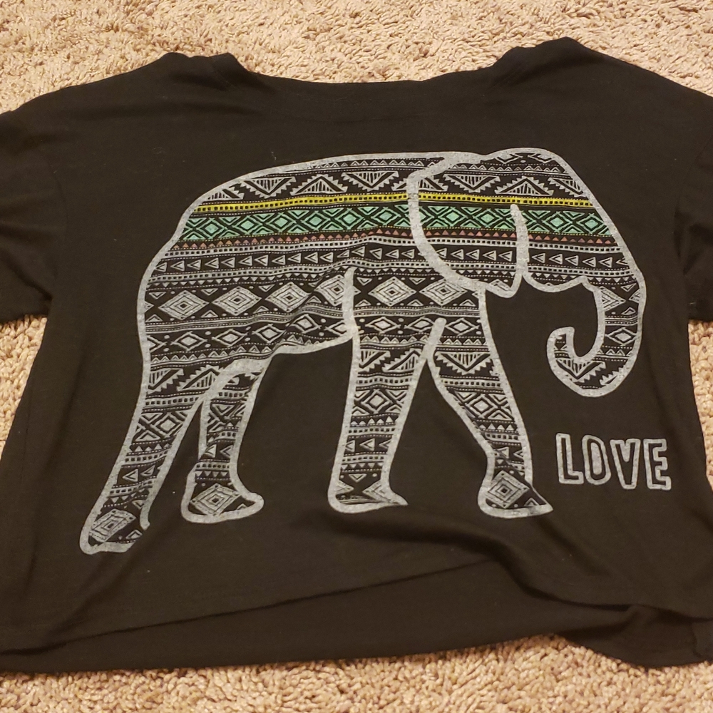 Forever  21 elephant shirt worn a little bit still looks new